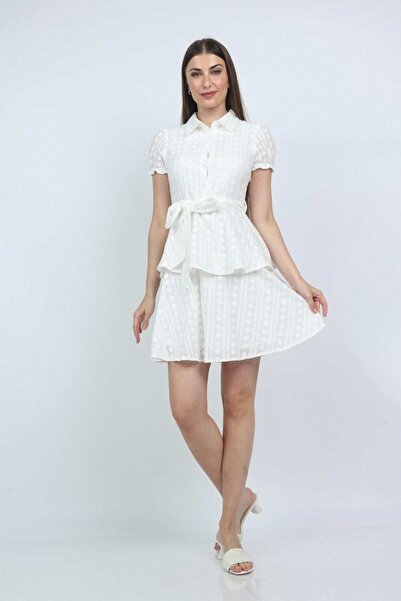 mica فستان قصير بأكمام قصيرة منفوخة وأزرار على الصدر