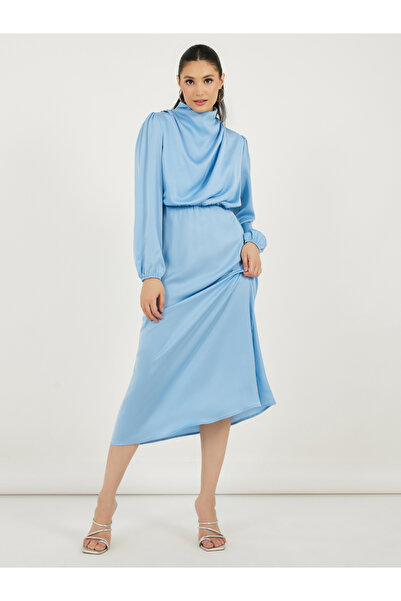 Styli فستان ميدي من الساتان بفتحة رقبة واسعة