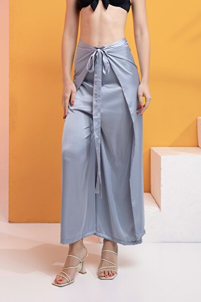 XCLSV Pantolon ve Tulum Olarak Kullanılan Çok Yönlü Plaj Kıyafeti