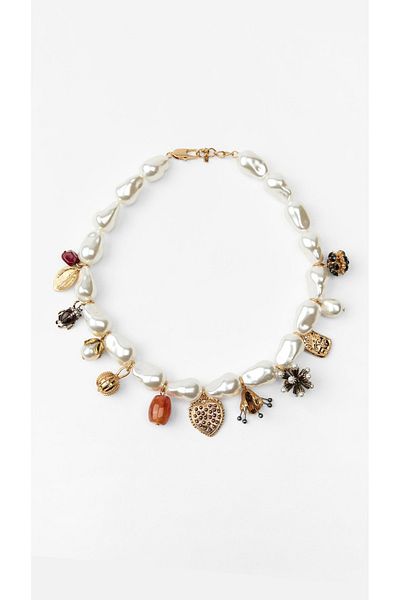 Âlâ Atelier Baroque Pearl Choker Necklace with Zaa Charm