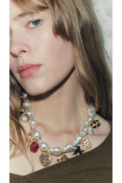 Âlâ Atelier Baroque Pearl Choker Necklace with Zaa Charm
