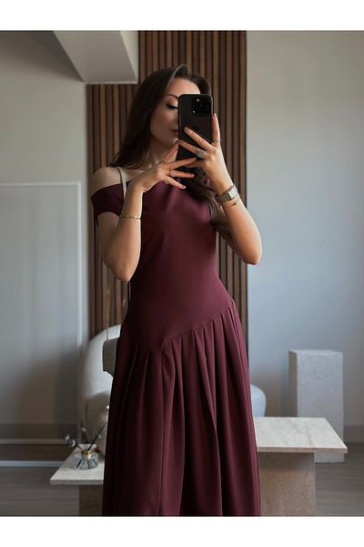 tugenatelier فستان طويل بتصميم نموذجي من PINTEREST باللون العنابي