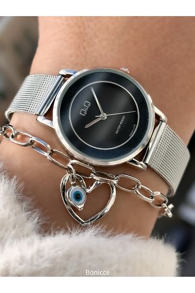 Q&Q Brand Silver Color Mesh Steel Band Women Wristwatch Hearted Bracelet