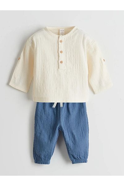 LC Waikiki طقم تي شيرت وبنطلون للأولاد الصغار من LCW Baby Ecru
