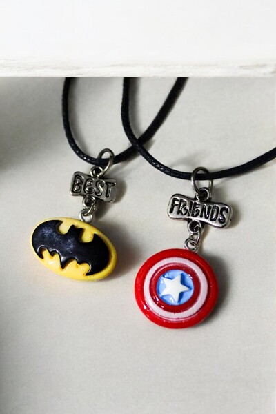 MakeWell Batman ve Kaptan Amerika Tasarımlı Best Friends 2li Genç ve Çocuklar İçin Kolye