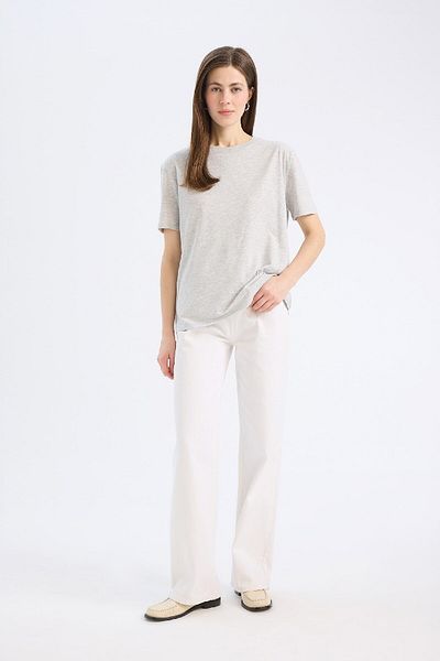 DeFacto Basic-Kurzarm-T-Shirt aus gekämmter Baumwolle mit normaler Passform und Rundhalsausschnitt W9584az25sp