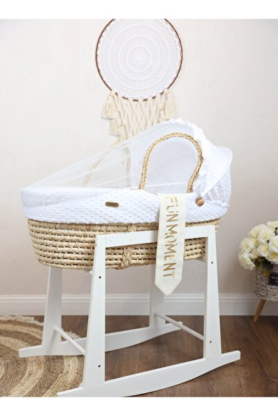 Fun Moment سرير سلة موسى المحمول للأطفال مع حامل هزاز متين (أبيض)