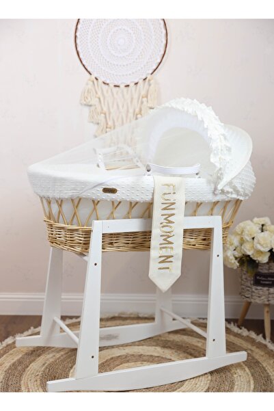 Fun Moment سرير سلة موسى المحمول للأطفال مع حامل هزاز متين (أبيض فاتح)