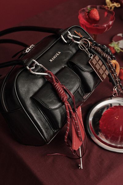 Manuka Schwarze Retro-Tasche – mit Tasche