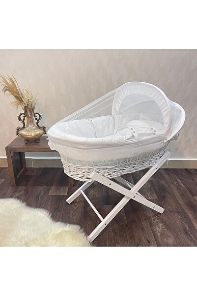 Fun Moment مهد سلة موسى مع حامل خشبي قابل للطي باللون الأبيض