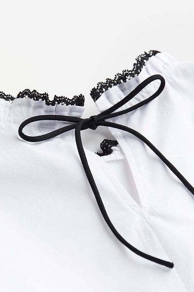 H&M Puff-sleeved peplum blouse