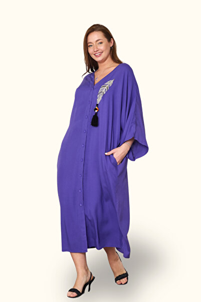 Keyifli Moda فستان نسائي طويل أرجواني برقبة على شكل حرف V ومطرز بالريش وجيب م...