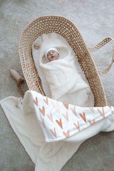 Tuğba Kuğu Plush Swaddle And Double Face Blanket - Fam Goals - Salmon And Brown Hearts