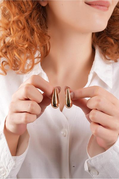 Çlk Accessories Xuping أقراط بيضاوية سميكة ملونة غير قابلة للرمي 35629