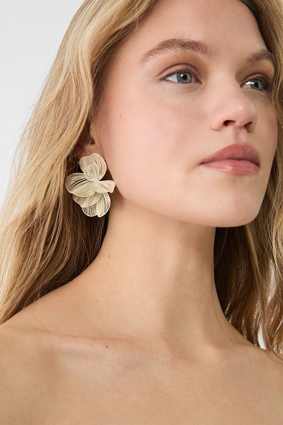 Stradivarius Textured flower fan earrings