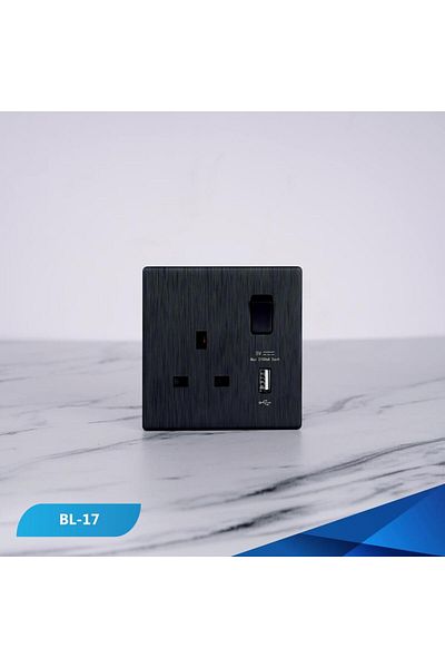 Btm socket with 13 amp switch and USB port, wooden black piano