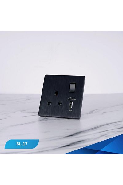 Btm socket with 13 amp switch and USB port, wooden black piano