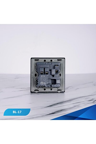 Btm مقبس مع مفتاح 13 أمبير ومنفذ USB، بيانو خشبي أسود - قطعتين