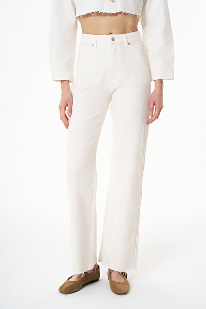 Quzu Örgü Detaylı Paçaları Kesik  Kot Pantolon Krem