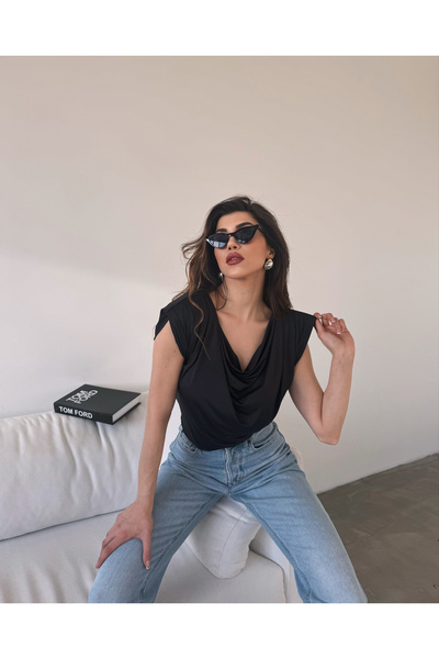 Fav Style Γυναικεία μπλούζα με λαιμόκοψη με επένδυση από δαντέλα, μαύρη