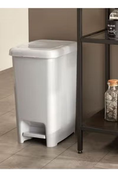 Dünya Plastic Pedal Dustbin 40 Liter 424X310X548 MM