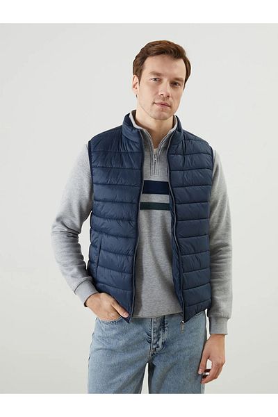 LC Waikiki LCWAIKIKI Classic Standard Mold Stand Collar Men's Puffer Vest