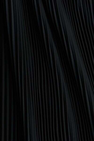 H&M Pleated chiffon skirt