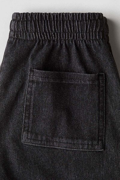 H&M بنطال رياضي بمظهر الجينز
