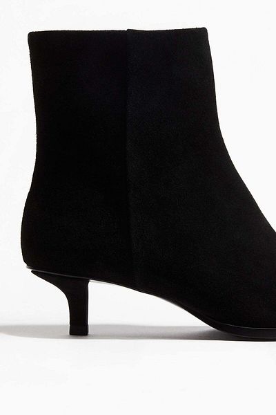 H&M Pointed suede ankle boots