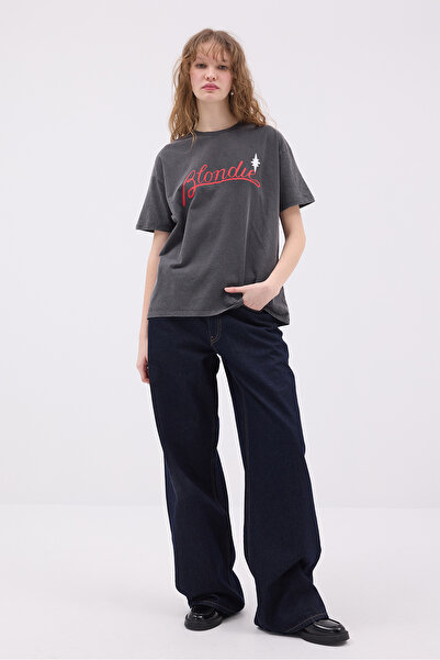 Addax Μπλουζάκι BLONDIE με γραπτό σχέδιο και εφέ ξεθωριάσματος P10385