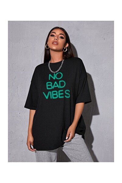 Ramer Unisex majica sa natpisom "No Bad Vibes"