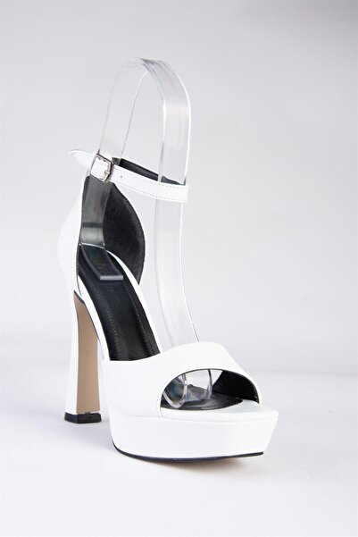 Fox Shoes Dámské bílé boty na platformě na silném podpatku K404580109