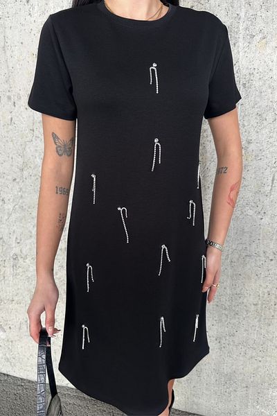 Ded COLLECTION Γυναικείο κοντομάνικο φόρεμα μέχρι το γόνατο με αλυσίδα και πέτρα με λεπτομέρεια από ύφασμα