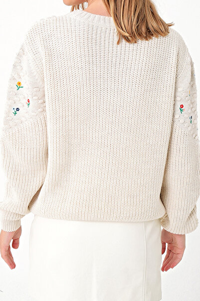 VAGGON Дамски екрю оверсайз бродиран премиум пуловер