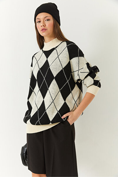 Bianco Lucci Women's Diamond Patterned Half Turtleneck Oversize Thick Knitwear Sweater 60261376