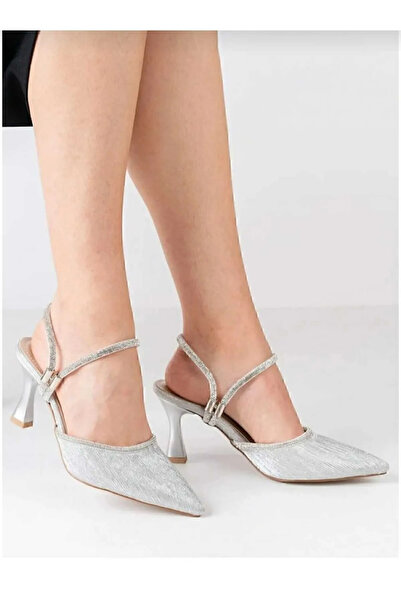 KİNDEP Срібні жіночі туфлі на підборах з закритим носком і білим каблуком