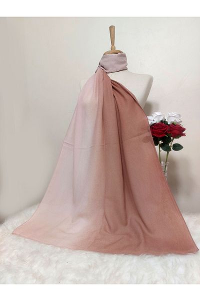 REMOMODA Chiffon Shawl - Crinkle Degradé Model