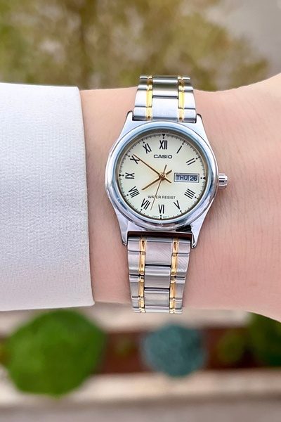 Casio Gold Silver Color Calendar Women's Wristwatch