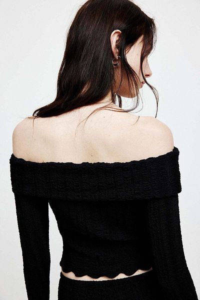 H&M Textured off-the-shoulder top