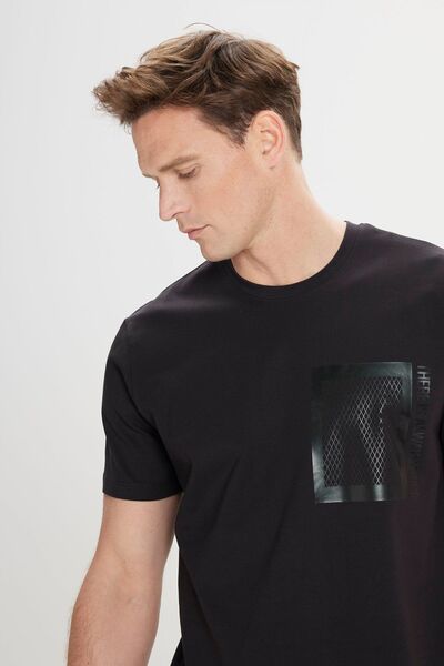 ALTINYILDIZ CLASSICS Pánské černé tričko Slim Fit s úzkým střihem a výstřihem z bavlny s potiskem