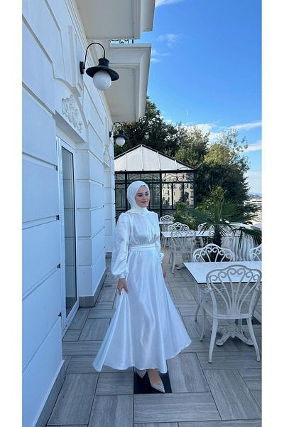 KADNER Lia White Hijab Evening Dress