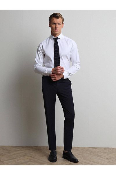 Kip Klassische Hose aus Wollmischung in Slim Fit mit Leinwandbindung