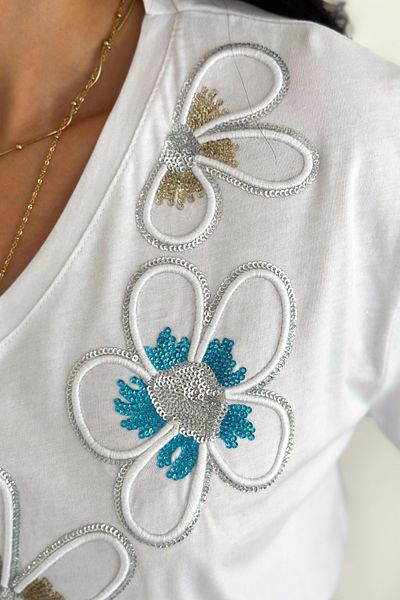 FEMELLE Women's White V-Neck Plus Size Flower Pattern Sequin Sequin Embroidered 100% Cotton T-Shirt