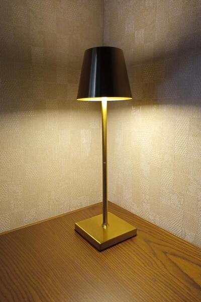 Tamer Elektrik Cata İstanbul Masa Lambası Gold Renk Ct-8437 Uzunluk Ayarlı Tek Anahtarla 3 Renk