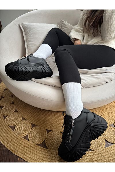 İnan Ayakkabı PANTOFI DE FEMEIE DE CULOARE NEGRĂ DETALII CU FERMOAR TALPA ÎNALTĂ (9 CM)