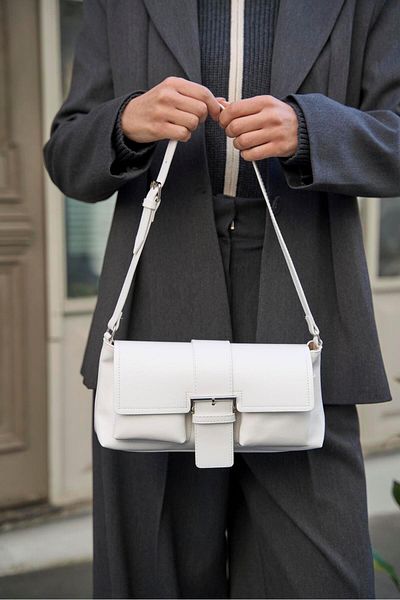 Madamra Weiße beschichtete Hand- und Umhängetasche für Damen