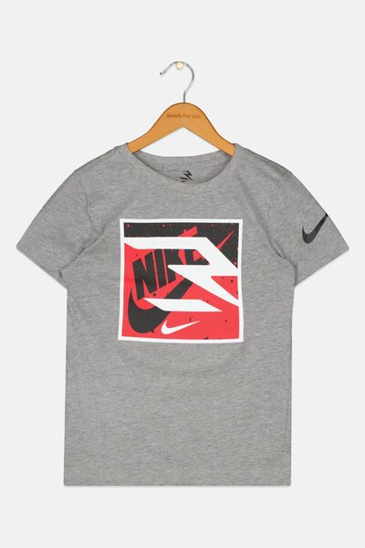 Nike 3Brand by Russell Wilson تيشيرت رياضي للأولاد من 3Brand by Russell Wilso...