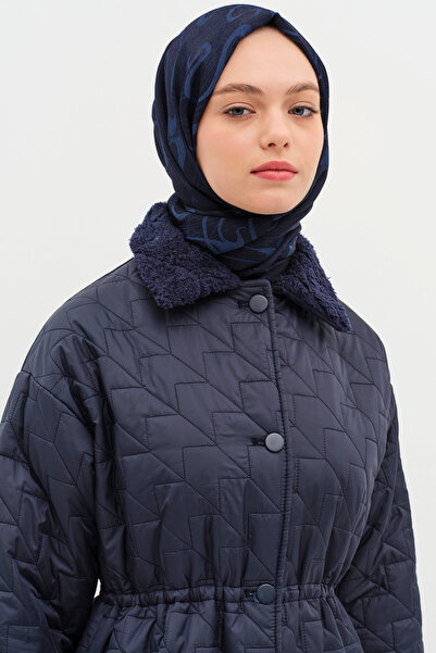 Tuğba Peluş Detaylı Kapitone Manto - İndigo