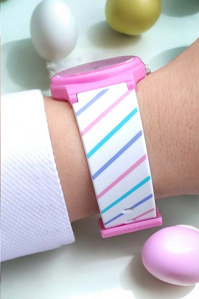 Q&Q 10 Atm Waterproof Pink Girl's Wristwatch with Silicone Strap