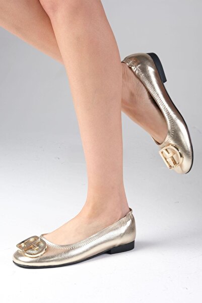 Mio Gusto Penny Gold Color Women's Ballerinas with Metal Buckle